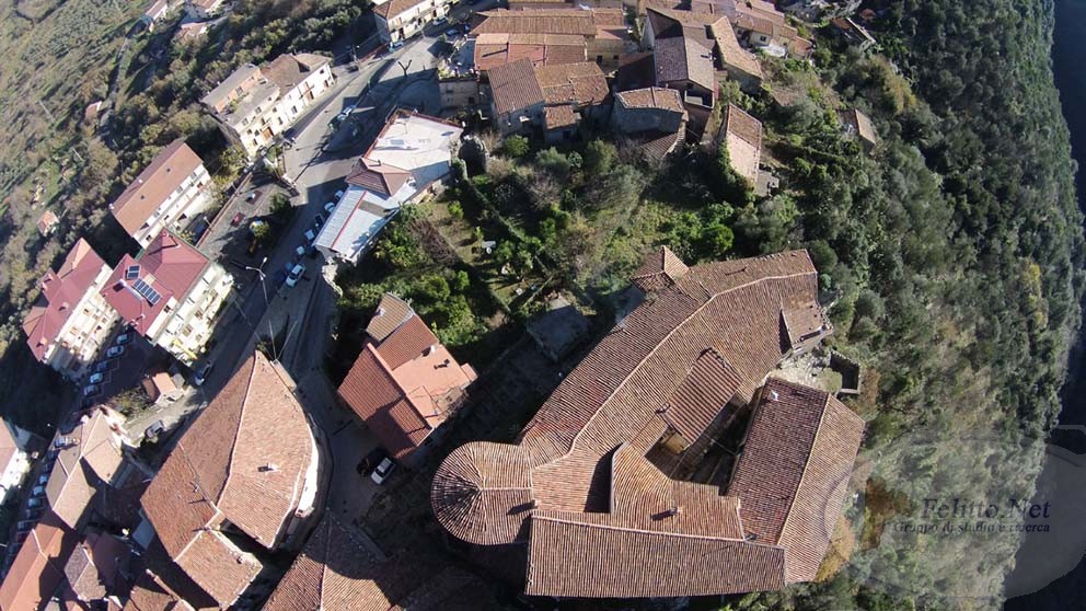 il palazzo visto dal cielo