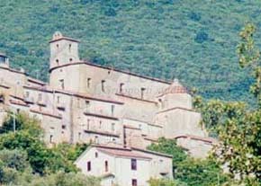 la Chiesa vista dalla strada statale