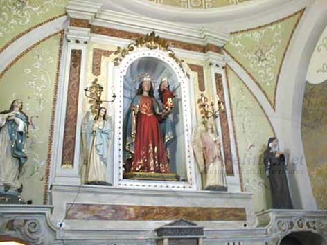 interno, con la Madonna del Rosario
