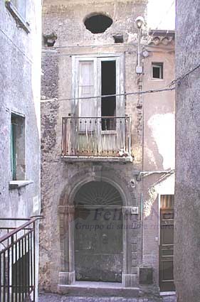il portale e il balcone