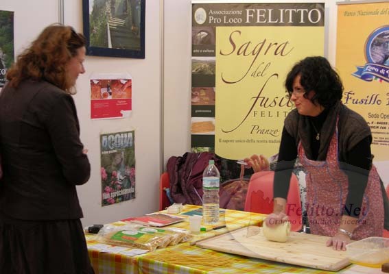 Lo stand della comunit Felittese