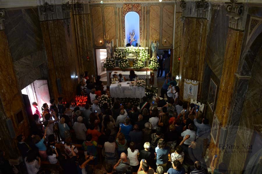 la madonna ritorna nella sua nicchia